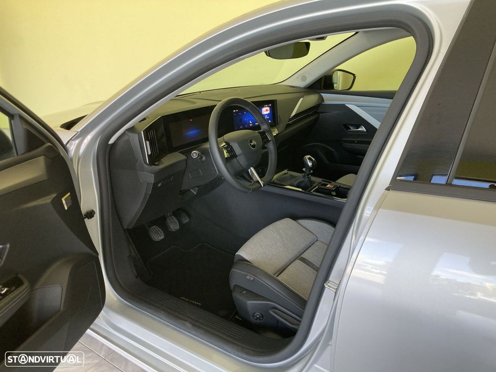 Opel Astra 1.2 T Elegance - 12