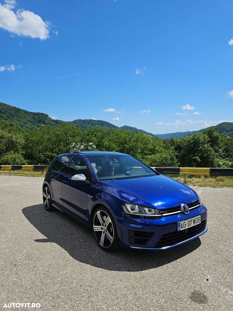Volkswagen Golf - 1