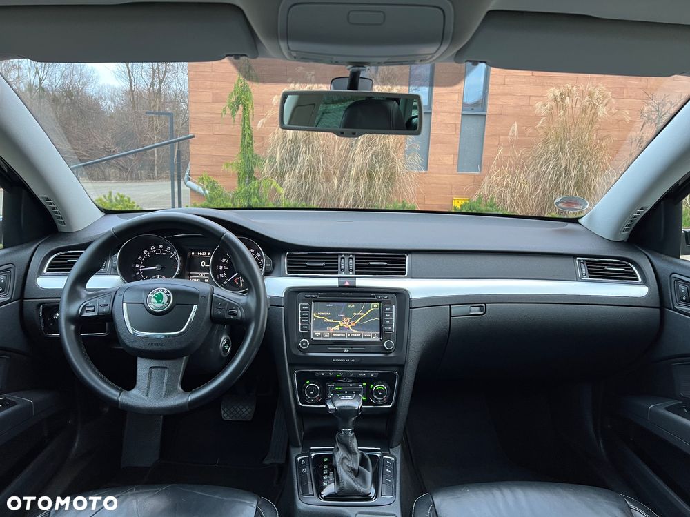 Skoda Superb 2.0 TDI DSG Elegance - 21