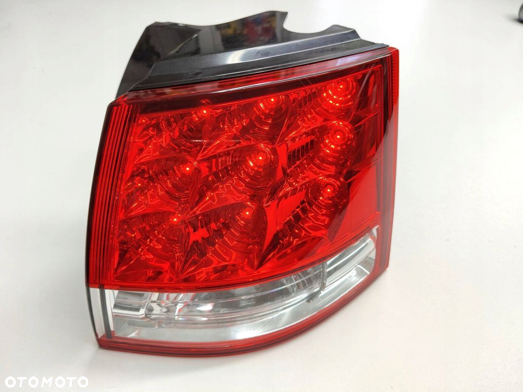 LAMPA PRAWY TYŁ PRAWA TYLNA CITROEN C-CROSSER 220-87813 - 1