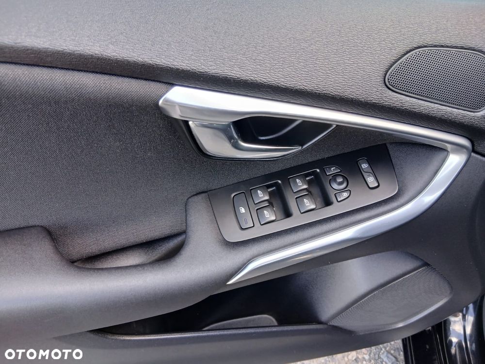 Volvo V40 D2 Momentum - 17