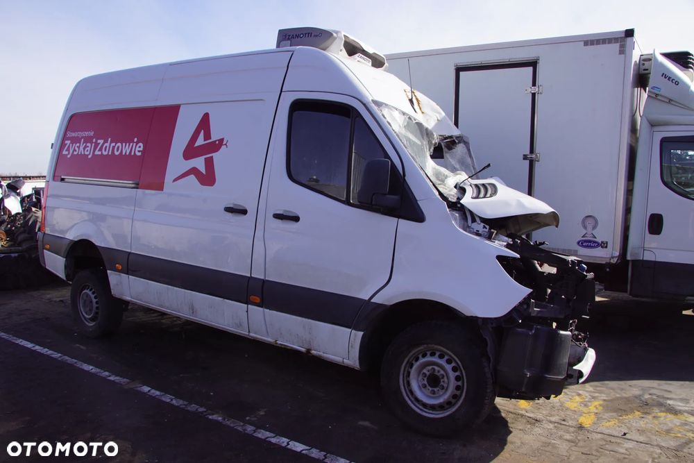 Auto na części - Mercedes Sprinter W907 314 CDI 2.1 CDI 143 KM 651958 711680 9147 2018R Silnik Skrzynia Drzwi Błotnik Szyba Lusterko Lampa Klamka Deska Kokpit Sterownik Moduł Czujnik Licznik Panel Kierownica - 8