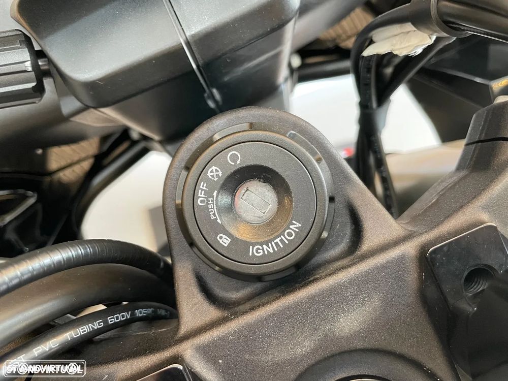 Husqvarna Norden 901 Expedition - 27