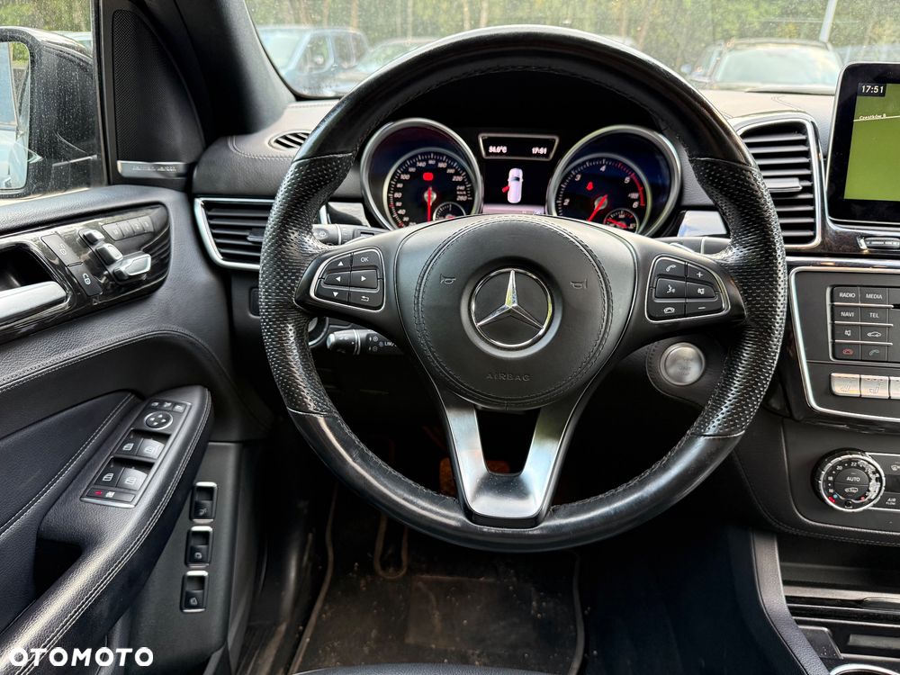 Mercedes-Benz GLS - 11