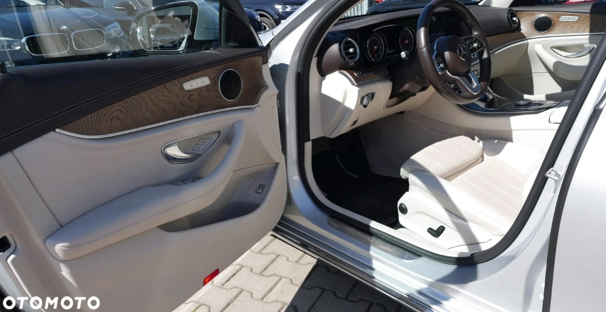 Mercedes-Benz Klasa E 300 de Exclusive - 13
