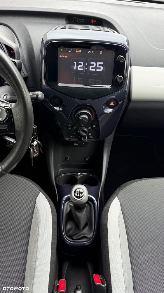 Toyota Aygo x-clusive Style Selection - 31