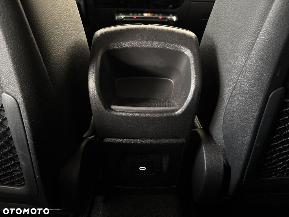 Mercedes-Benz CLA - 24