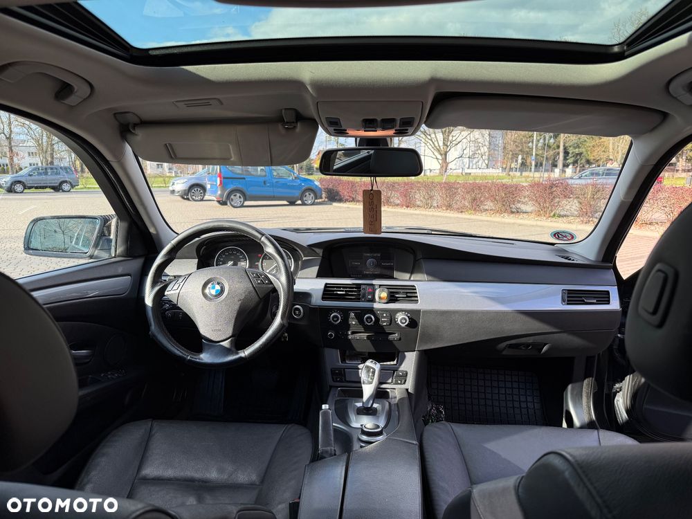 BMW Seria 5 523i - 6