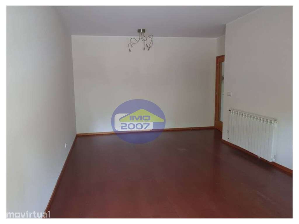 Apartamento T3 em Oliveira da Douro - Grande imagem: 4/14
