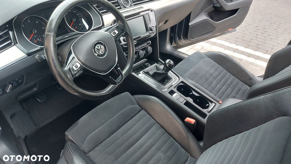 Volkswagen Passat 1.6 TDI (BlueMotion Technology) Trendline - 9