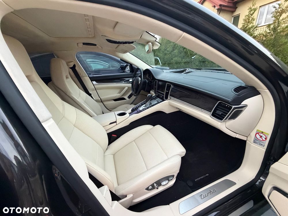 Porsche Panamera Turbo Executive - 8
