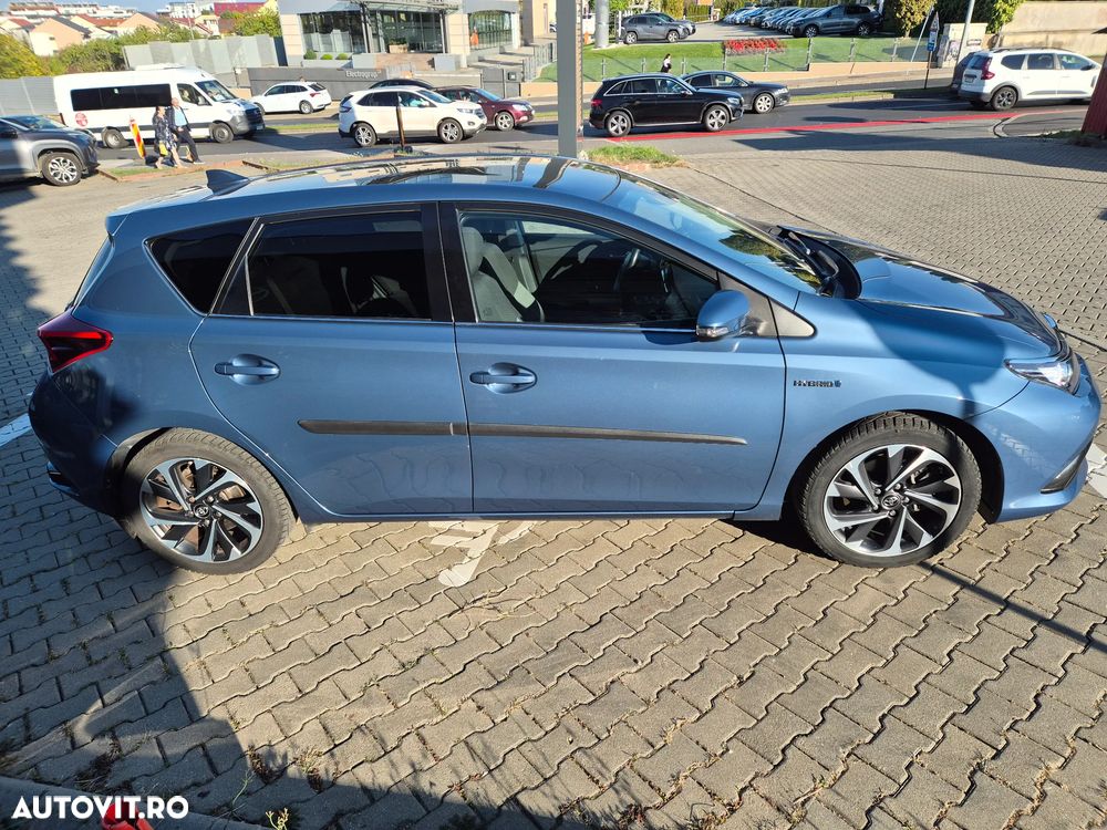 Toyota Auris 1.8 L VVT-i HSD Luna - 6