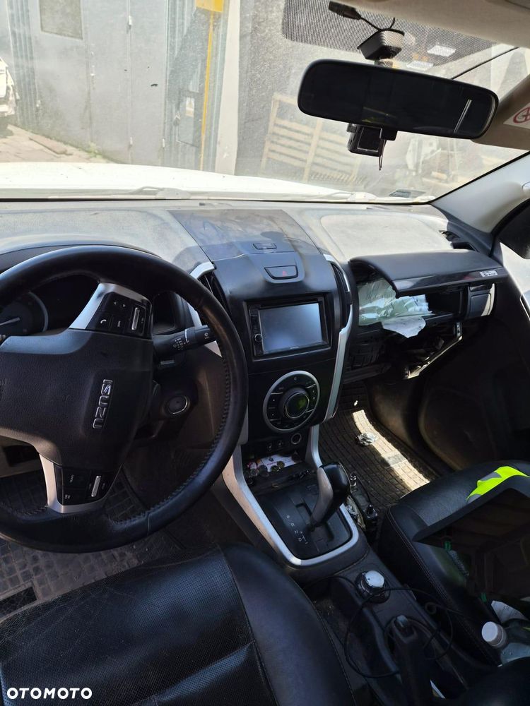 Isuzu D-Max 1.9 DC L - 8