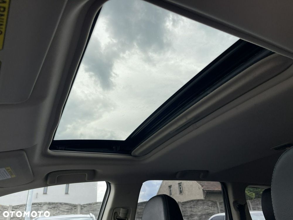 Mitsubishi Outlander - 12