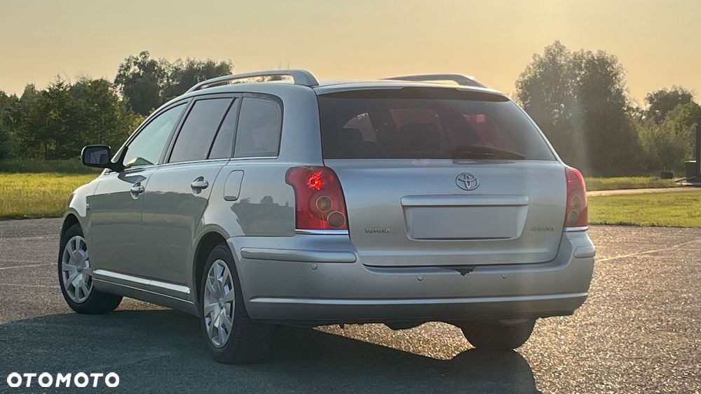 Toyota Avensis 1.8 VVT-i Sol - 3