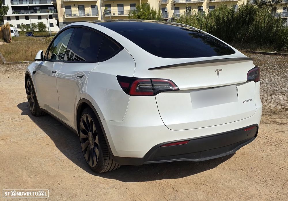 Tesla Model Y Performance Dual Motor AWD - 8