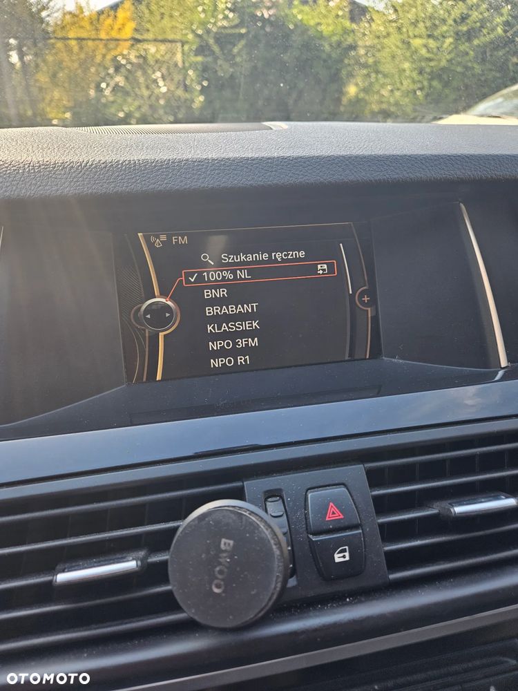 BMW Seria 5 520d xDrive - 14