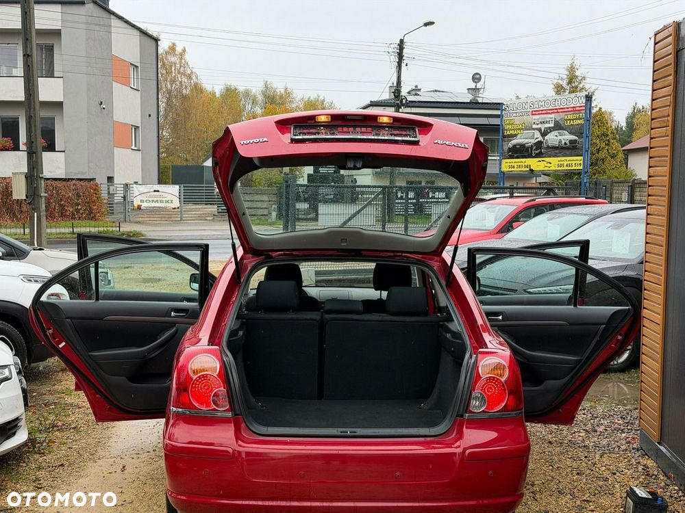 Toyota Avensis - 29