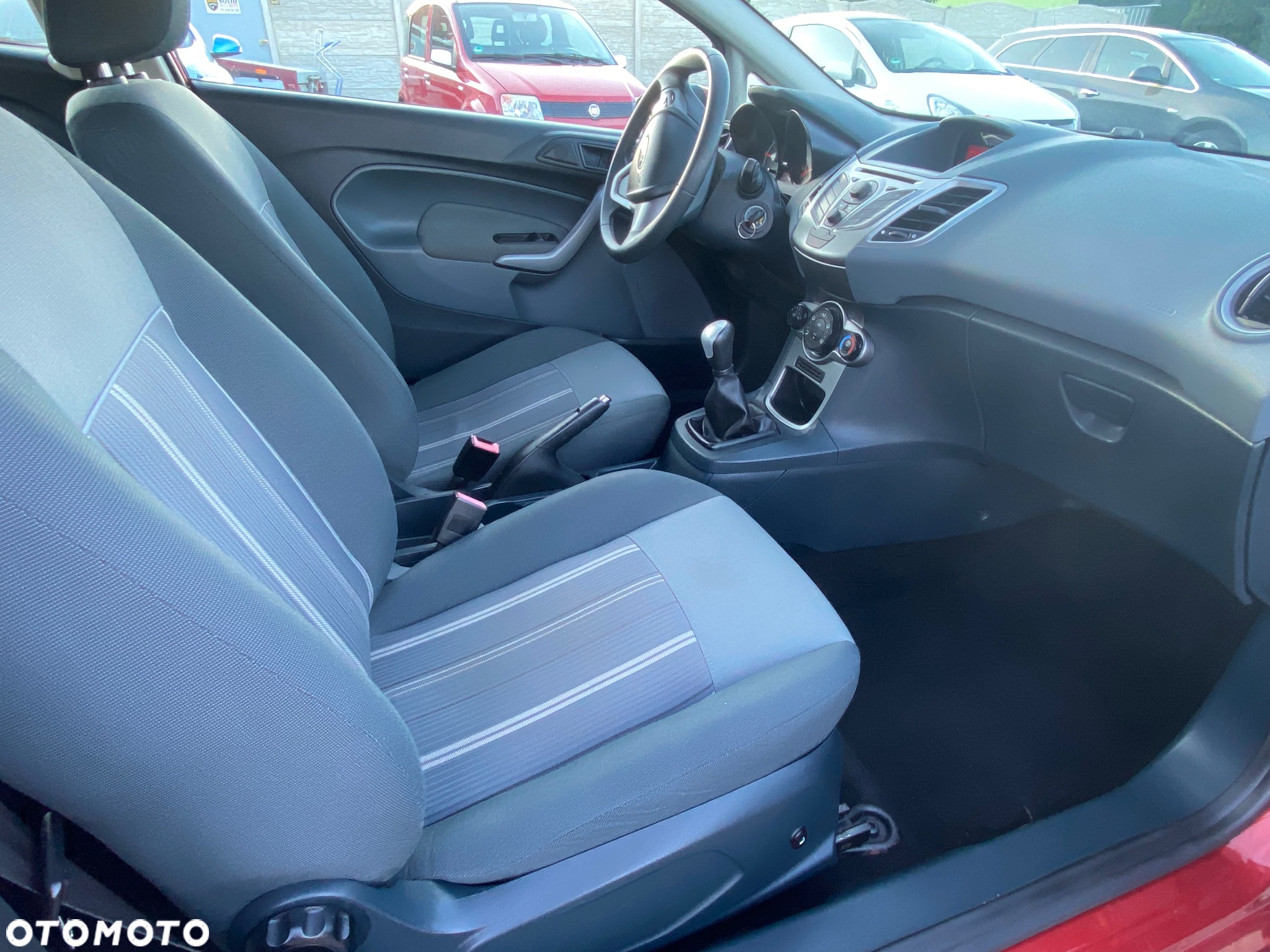 Ford Fiesta 1.25 Ghia - 23