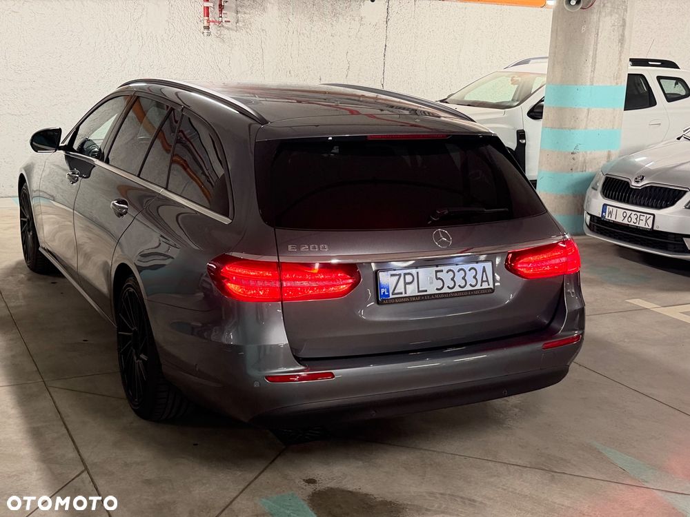 Mercedes-Benz Klasa E 200 CGI BlueEFFICIENCY Automatik Avantgarde - 13