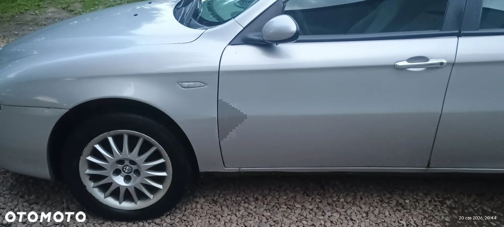 Alfa Romeo 147 1.9 JTD Distinctive - 9