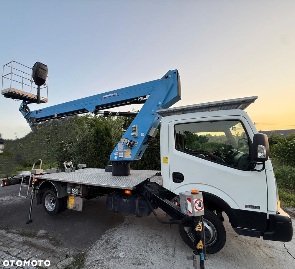 Nissan Cabstar - 1