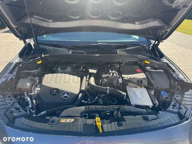 Mercedes-Benz GLA - 33