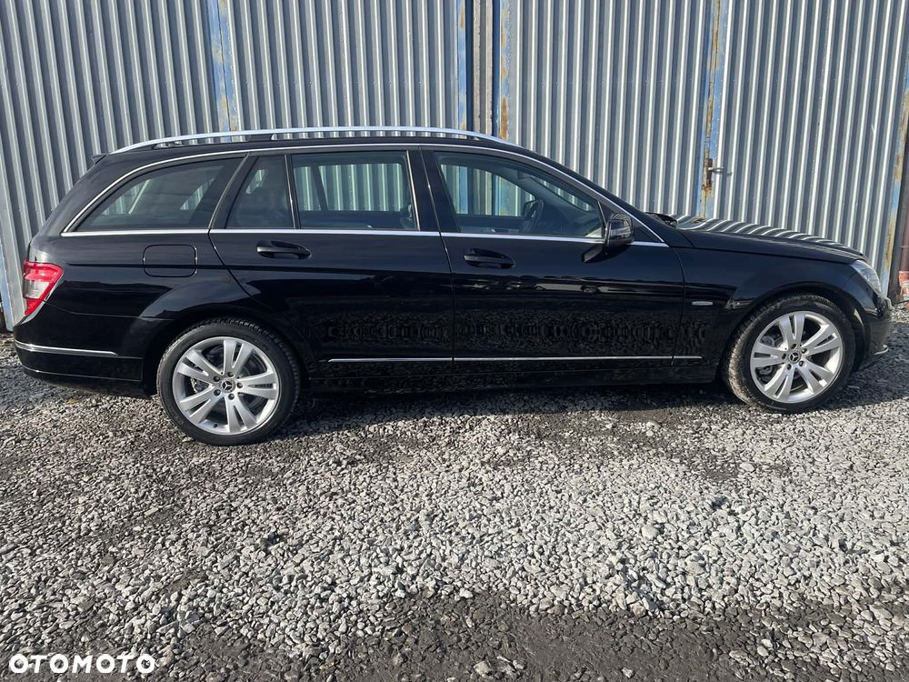 Mercedes-Benz C-Class 2010 photo 4