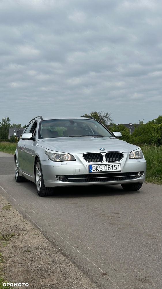 BMW Seria 5 520i - 33