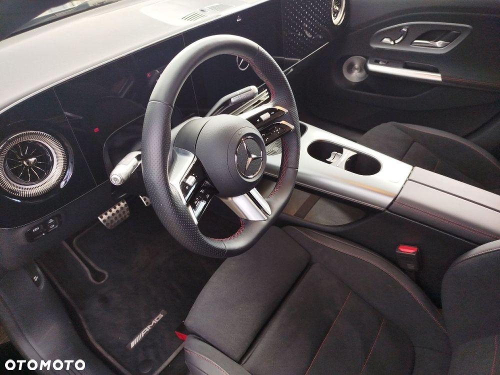 Mercedes-Benz CLA - 11