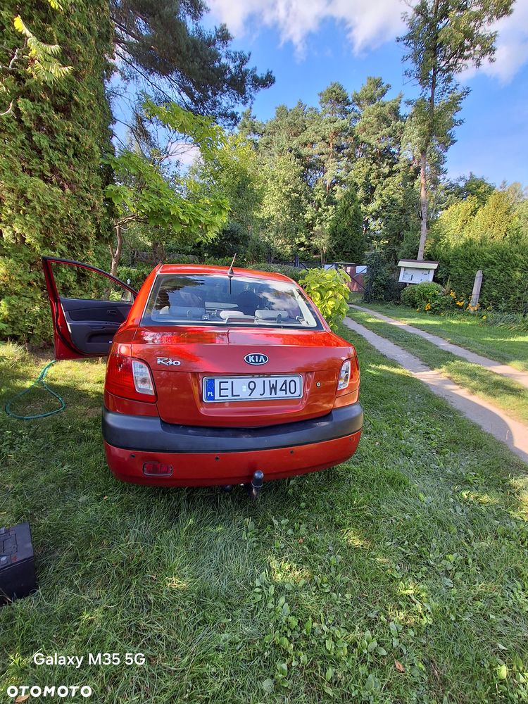 Kia Rio 2006 photo 3