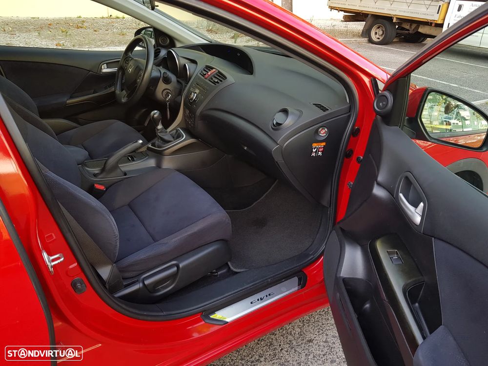 Honda Civic 1.4 i-VTEC Sport - 35