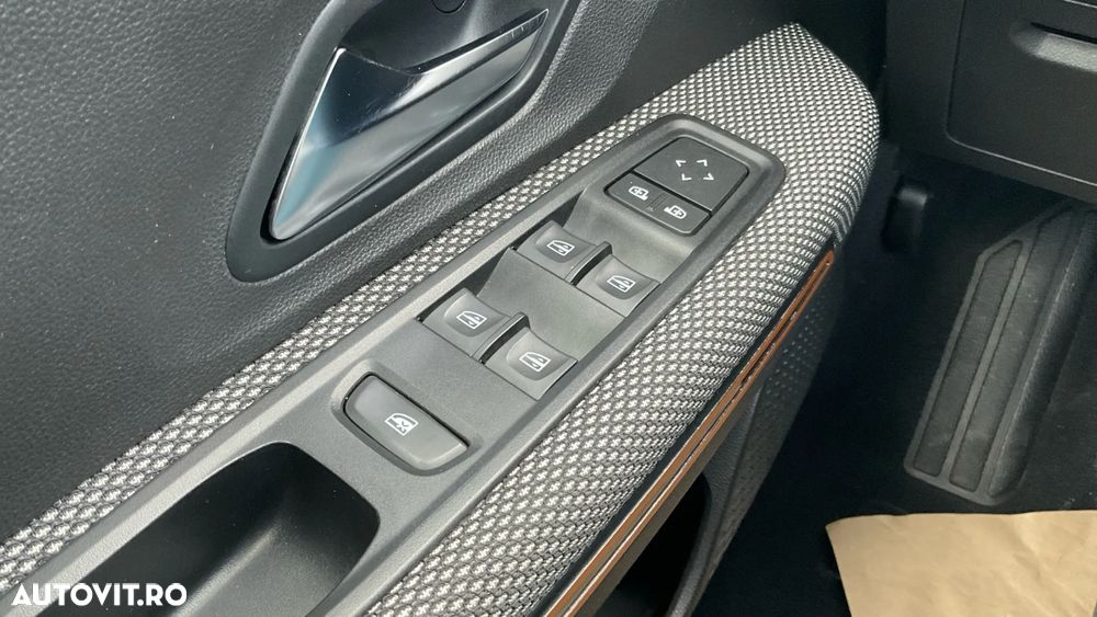 Dacia Sandero TCe 90 MT6 Comfort - 30