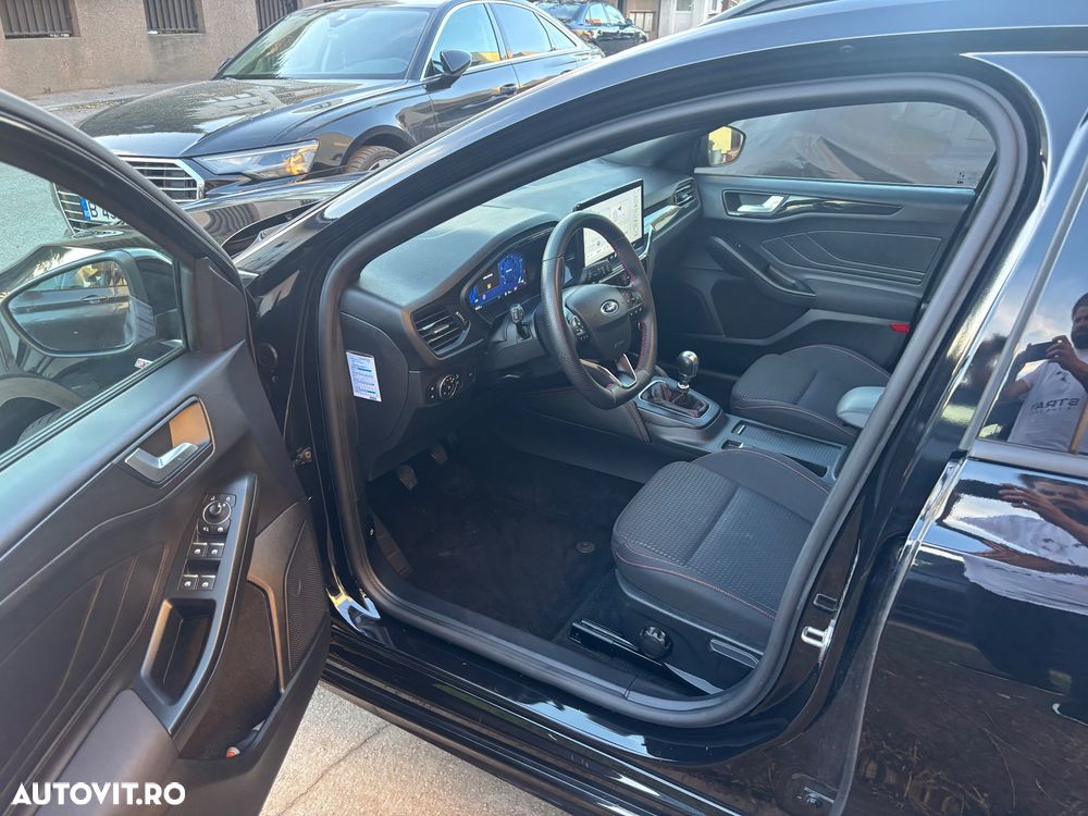 Ford Focus 1.0 EcoBoost 6MT MHEV ST-Line X - 9