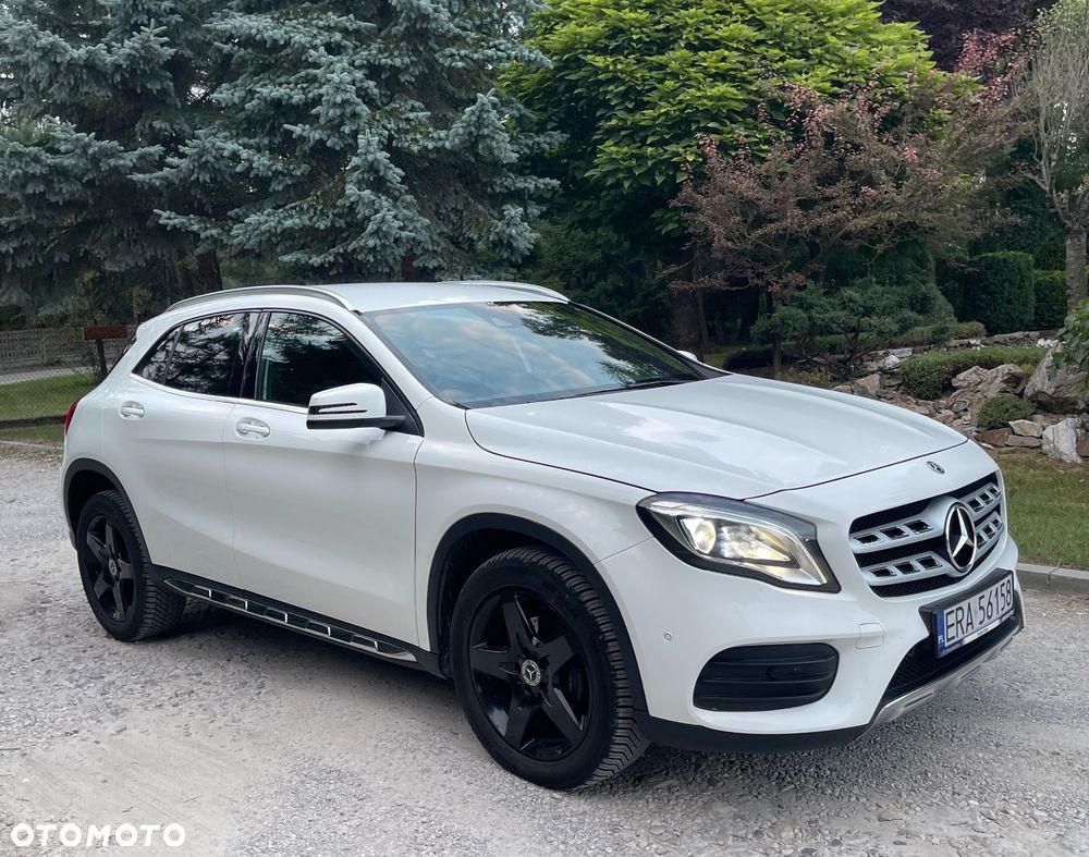 Mercedes-Benz GLA 200 7G-DCT - 3