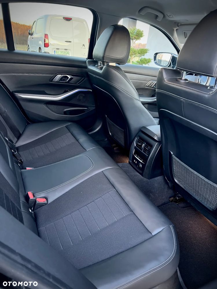 BMW Seria 3 - 16