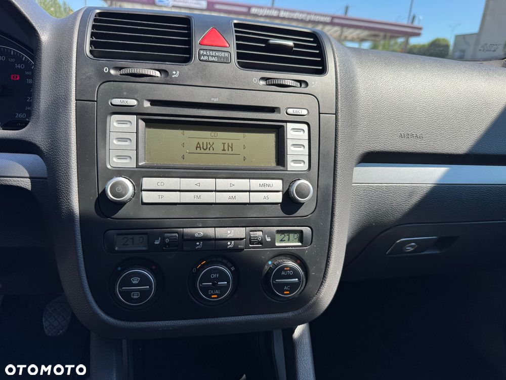 Volkswagen Golf - 23