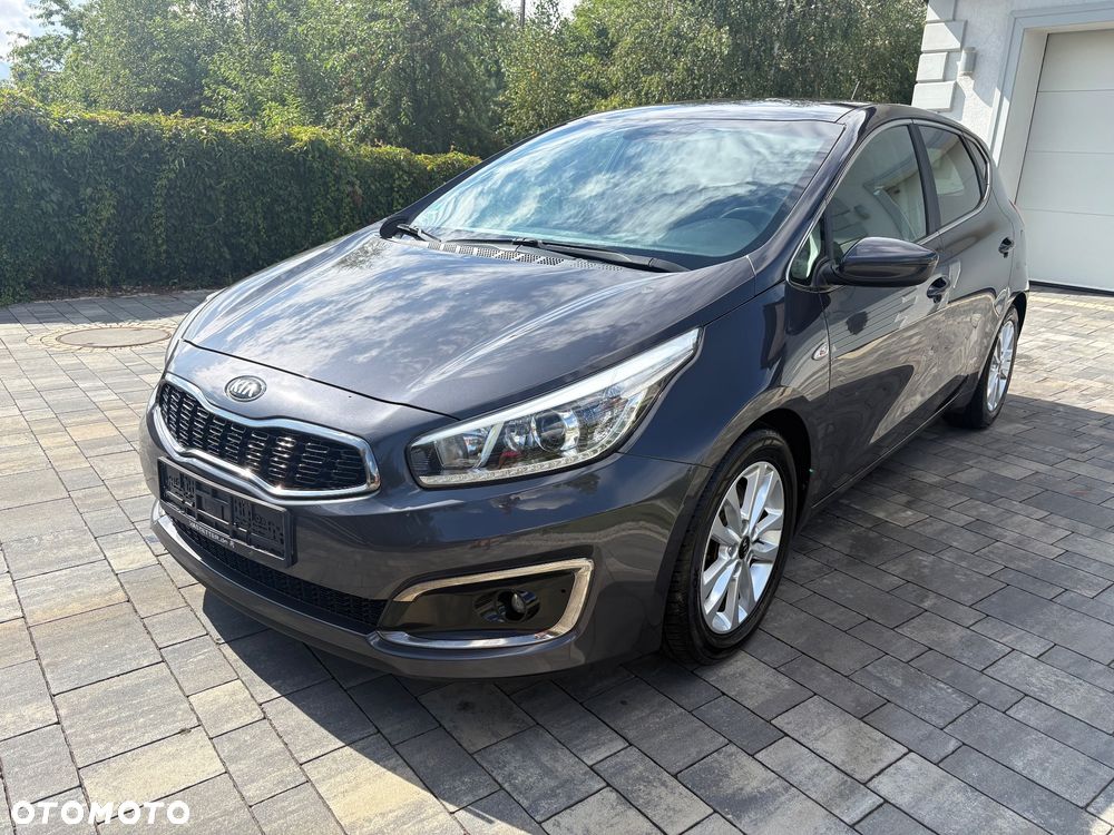 Kia Ceed 1.6 CRDi 136 ISG Dream Team Edition - 3