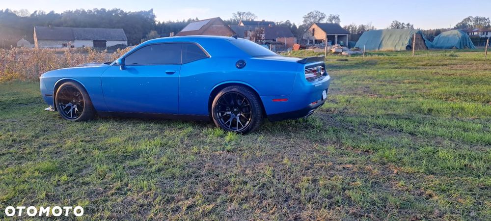 Dodge Challenger - 8