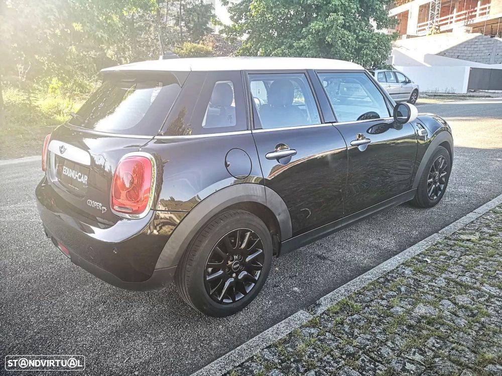 MINI 5 Portas Cooper D Auto - 4