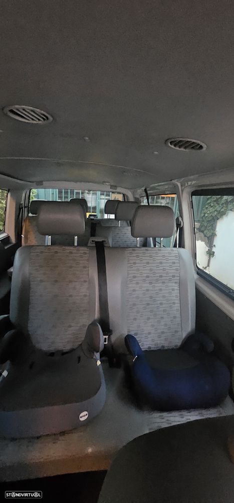 VW Transporter 2.0 TDi 114 L.Extra AC T.Crianças BlueMotion - 4