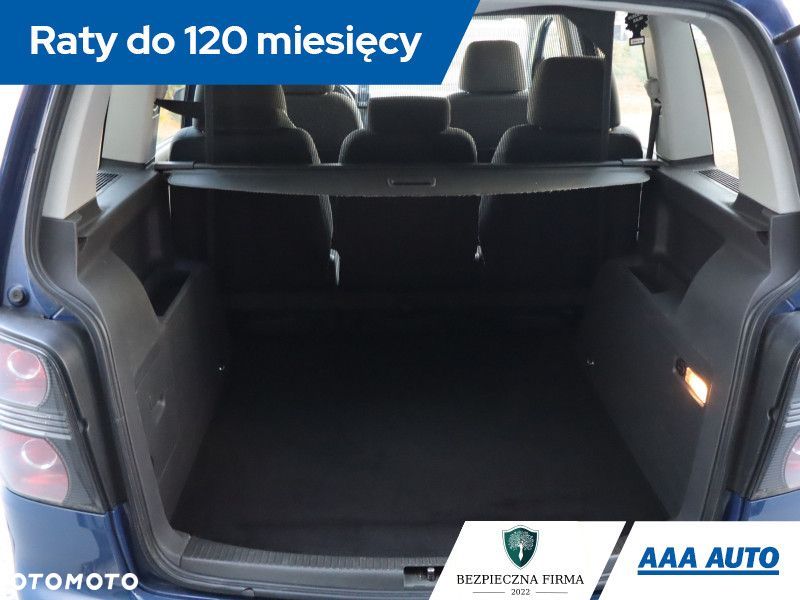 Volkswagen Touran - 16