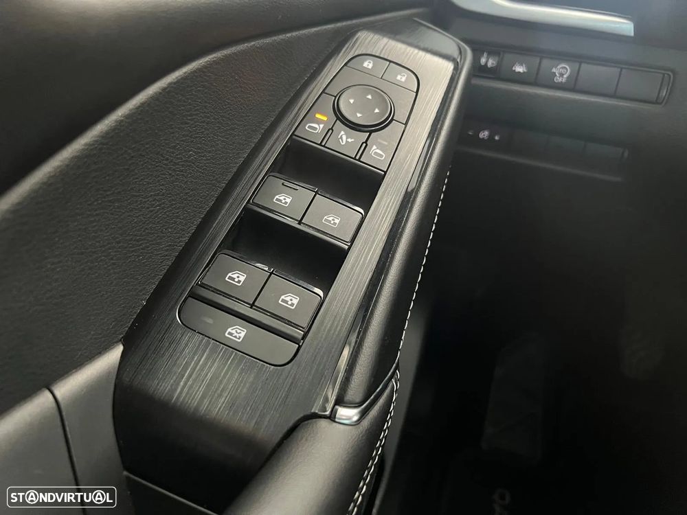 Nissan Qashqai 1.3 DIG-T N-Connecta LED - 25