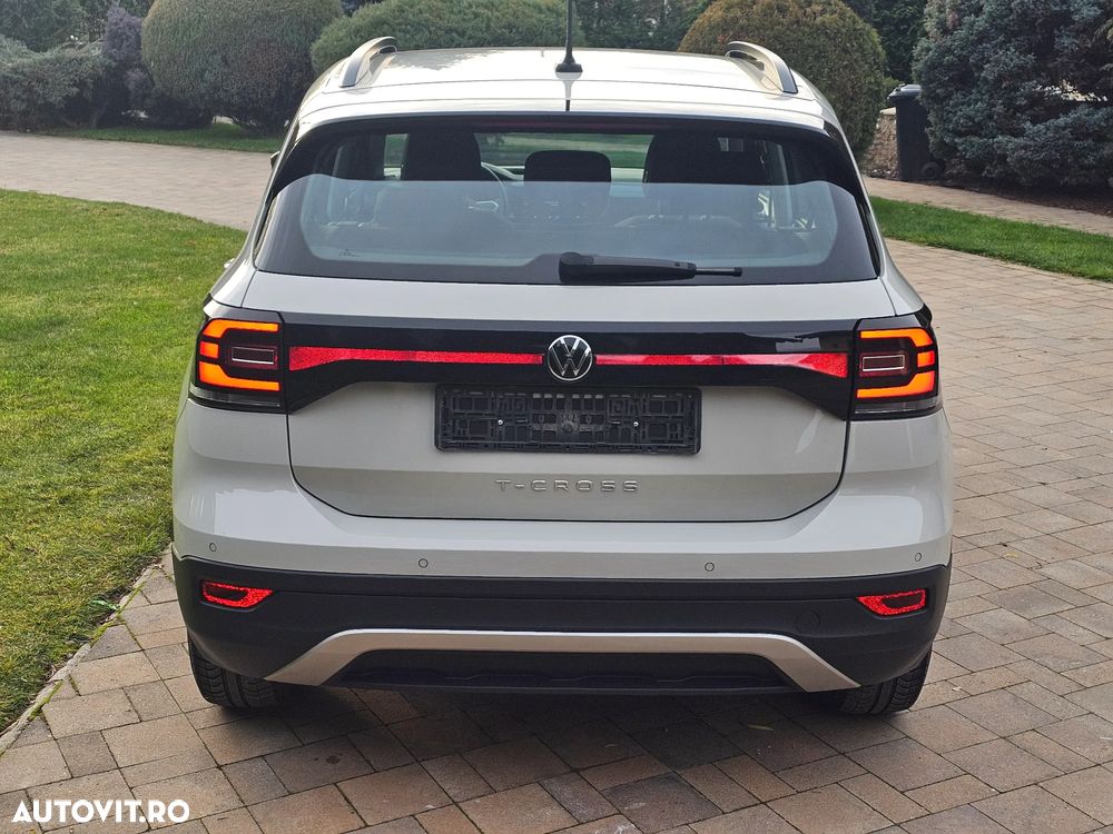 Volkswagen T-Cross - 13