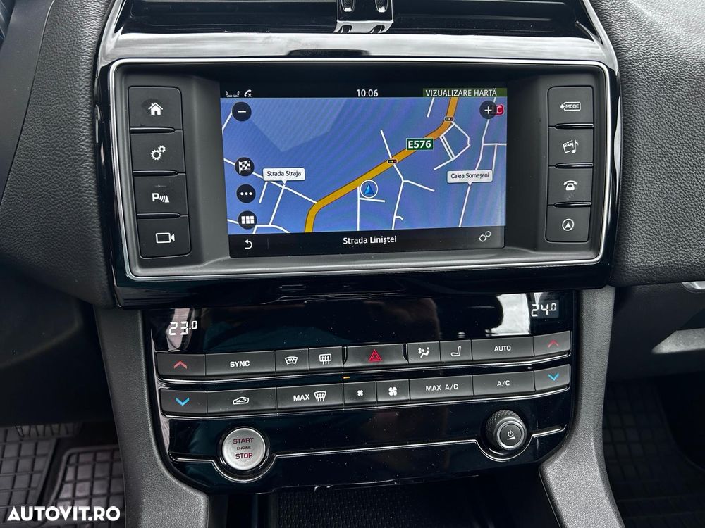 Jaguar F-Pace - 16