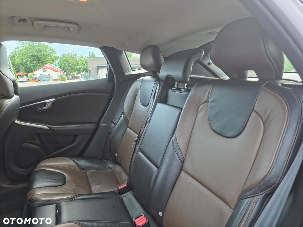 Volvo V40 D2 Momentum - 14