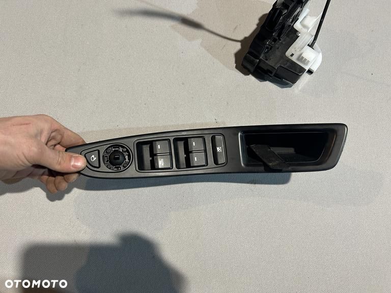 przełącznik szyb kierowca Hyundai i20 II 93570-C8121 - 3