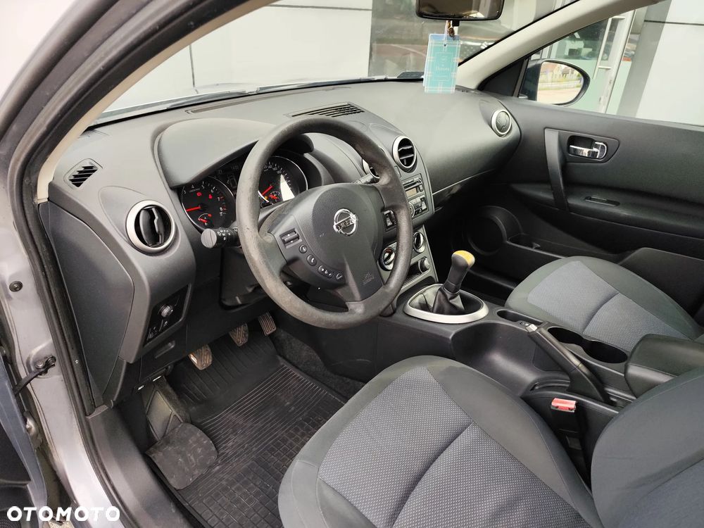 Nissan Qashqai 1.6 Visia - 8