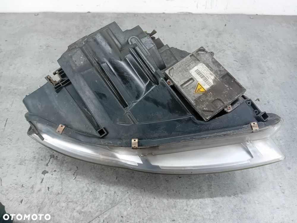 LAMPA PRZÓD LEWA XENON AUDI A4 B7 - 12