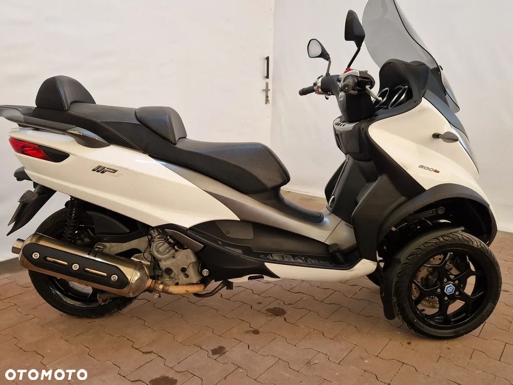 Piaggio MP-3 - 4